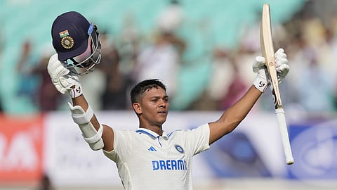 147 ஆண்டு டெஸ்ட் கிரிக்கெட் வரலாற்றில் உலக சாதனை