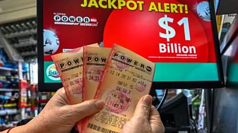 லாட்டரியில் ரூ.2,800 கோடி வென்றவருக்கு பணம் தர மறுப்பு: தவறுதலாக இடம்பெற்றதாக விளக்கம்