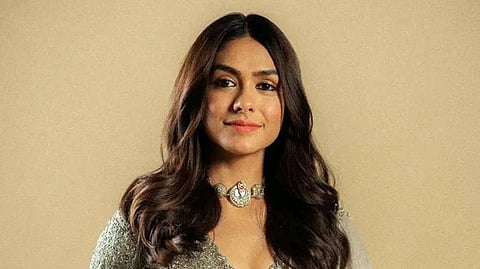 ரூ.10 கோடிக்கு வீடு வாங்கிய மிருணாள் தாக்குர்