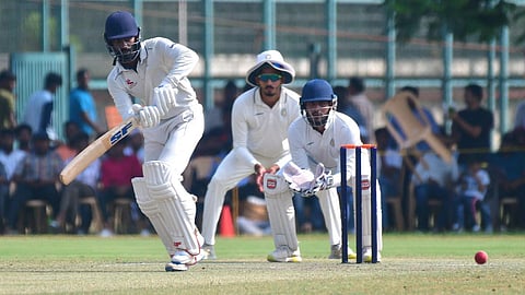 ரஞ்சி கோப்பை கால் இறுதி: தமிழகம் 300 ரன்கள் குவிப்பு