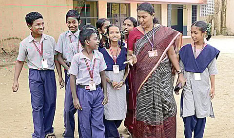 தங்கங்களே நாளை தலைவர்களே...