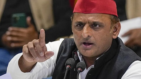 பாஜகவின் கைப்பாவையாக செயல்படுகிறது சிபிஐ: அகிலேஷ் யாதவ் விமர்சனம்