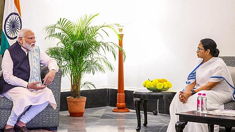 பிரதமர் மோடி மற்றும் மம்தா பானர்ஜி சந்திப்பு