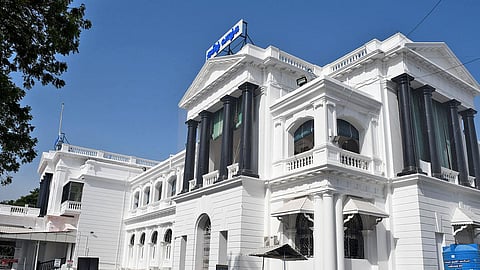 பொறியாளர், சுகாதார ஆய்வாளர் நேரடி தேர்வு; காலியிட எண்ணிக்கை 2,455 ஆக அதிகரிப்பு - நகராட்சி நிர்வாகத்துறை அறிவிப்பு