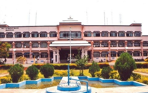 மக்களவைத் தேர்தல் நேர்மையாக நடைபெற தி.மலை ஆட்சியரை மாற்றக் கோரி அதிமுக மனு