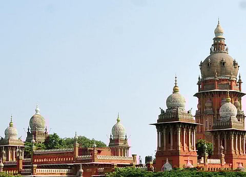 குற்ற வழக்குகளில் சரண் அடைபவர்கள் சம்பந்தப்பட்ட நீதிமன்றங்களிலேயே சரண் அடைய வேண்டும்: சுற்றறிக்கை பிறப்பிக்க ஐகோர்ட் உத்தரவு