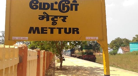 குழந்தையை கடத்த வந்ததாக நினைத்து மேட்டூரில் வடமாநில நபர் மீது தாக்குதல்