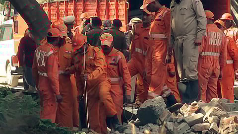 டெல்லி குடிநீர் வாரியத்தின் ஆழ்துளை கிணற்றில் விழுந்தவர் உயிரிழப்பு
