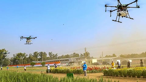 ‘நமோ ட்ரோன் தீதி' திட்டத்தின் கீழ் வேளாண் பணிக்கு 1,000 பெண்களுக்கு ட்ரோன்கள்: பிரதமர் மோடி வழங்கினார்