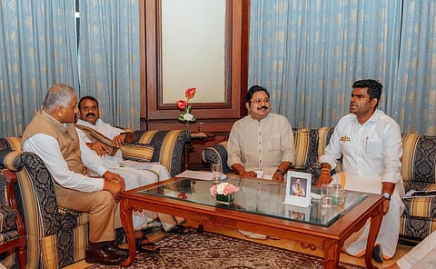 வி.கே.சிங், கிஷன் ரெட்டி, அண்ணாமலை,  எல்.முருகன் உள்ளிட்டோரை சந்தித்து 
பேசிய டிடிவி தினகரன்.