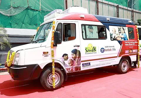 சிஎஸ்ஆர் பங்களிப்பாக தமிழ்நாட்டுக்கு 7 நடமாடும் மருத்துவ வேன்கள்: கோடக் லைஃப் நிறுவனம் வழங்கல்