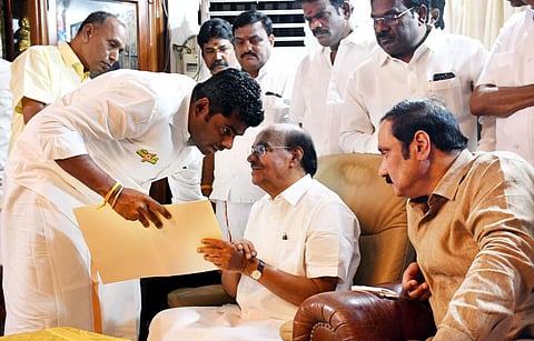 அதிமுகவுக்கு ‘தைலாபுர’ ஷாக்: பாஜக - பாமக கூட்டணியால் யாருக்கு சாதகம்?