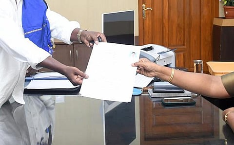 தமிழகத்தில் முதல் நாளில் 22 பேர் வேட்பு மனு தாக்கல்