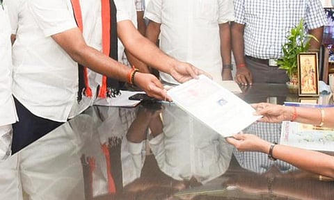 திமுக, அதிமுக, பாஜக வேட்பாளர்கள் இன்று வேட்புமனு தாக்கல்