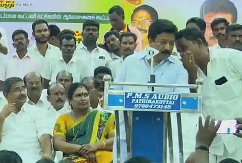 பம்பரத்துக்கு ஓட்டு கேட்ட சி.வி.சண்முகம்