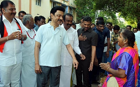 ஈரோடு உழவர் சந்தையில் முதல்வர் ஸ்டாலின் வாக்கு சேகரிப்பு