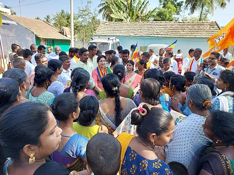 ‘தக்காளி கூழ் ஆலை அமைக்கப்படும்’ - தருமபுரி பாமக வேட்பாளர் சவுமியா அன்புமணி வாக்குறுதி
