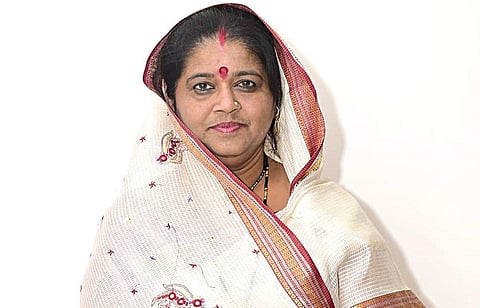 ‘தேர்தல் முடியும் வரை வீட்டுக்கு வர வேண்டாம்’ - காங். எம்எல்ஏவுக்கு கணவர் உத்தரவு