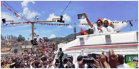 அதிமுக வேட்பாளரை ஆதரித்து நீலகிரியில் எடப்பாடி பழனிசாமி பிரச்சாரம் மேற்கொண்டார்.