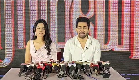 விஜய் ஆண்டனி - மிருணாளினி ரவி