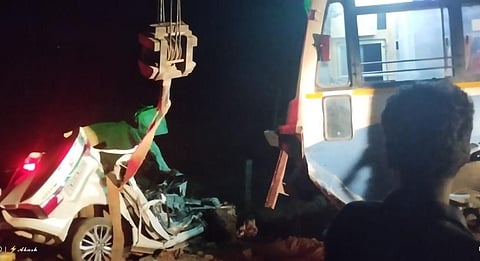 திருப்பூர் அருகே சாலை விபத்து: ஒரே குடும்பத்தைச் சேர்ந்த 5 பேர் பலி