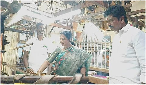 பாஜக வேட்பாளர் ராதிகா