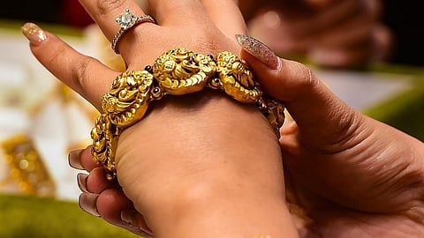 ரூ.55 ஆயிரத்தை நெருங்குகிறது தங்கத்தின் விலை