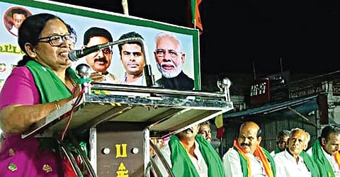 “திமுக, அதிமுக அமைத்திருப்பது சுயநலக் கூட்டணிகள்” - சி.ஆர்.சரஸ்வதி பிரச்சாரம்