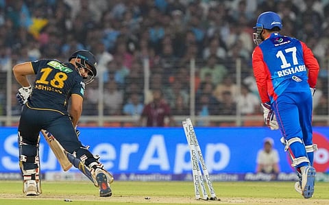 2,8,12,2,8,10,0, - குஜராத்தை சல்லி சல்லியாக நொறுக்கிய டெல்லி @ ஐபிஎல்