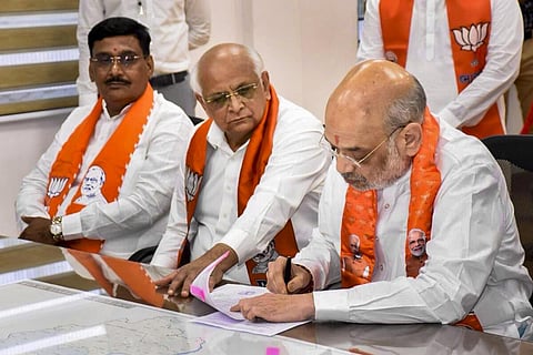 காந்தி நகரில் வேட்புமனு தாக்கல் செய்த அமித் ஷா