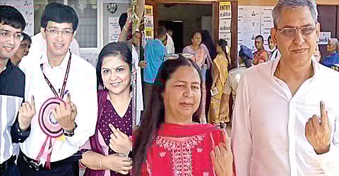 சென்னை மாவட்ட தேர்தல் அதிகாரி ஜெ .ராதாகிருஷ்ணன்
குடும்பத்தினருடன் திருவான்மியூரிலும், டிஜிபி சங்கர் ஜிவால், அவரது மனைவி மம்தா சர்மாவுடன் கிழக்கு கடற்கரைச் சாலையில் உள்ள பனையூரிலும் வாக்களித்தனர்.