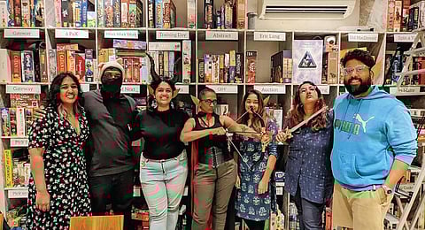 போர்டு விளையாட்டும் உயிர்பெறும் கலைஞர்களும்