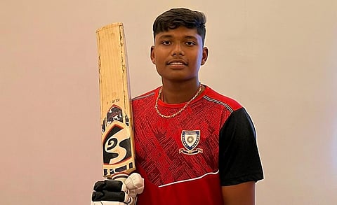 என்சிஏ சீருடையில் கிரிக்கெட் வீரர் அரவிந்த் மன்னா.