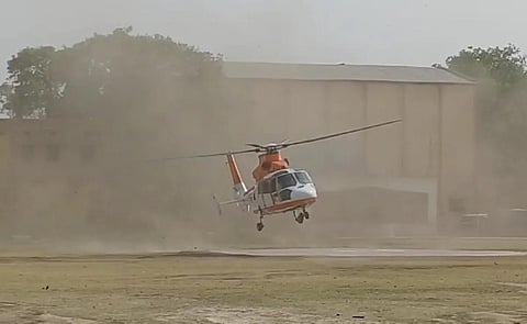 அமித் ஷா பயணித்த ஹெலிகாப்டர் சற்றே நிலை தடுமாறியதால் பதற்றம்