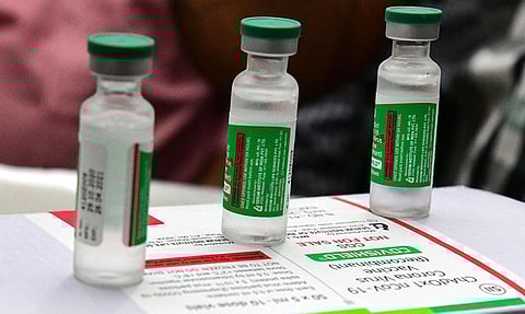 “கோவிஷீல்டு தடுப்பூசியால் அரிதாக சில பக்கவிளைவுகள் ஏற்பட வாய்ப்பு” - ஆஸ்ட்ராஜெனக்கா நிறுவனம்