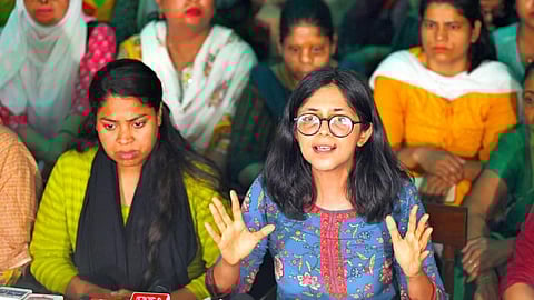 டெல்லி மகளிர் ஆணையத்தில் 52 ஊழியர்கள் நீக்கம்: துணைநிலை ஆளுநர் நடவடிக்கைக்கு ஆம் ஆத்மி கடும் கண்டனம்