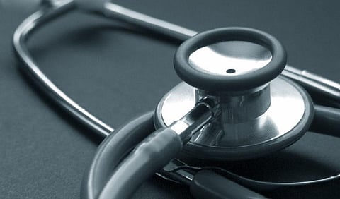 முதுநிலை படிப்பை நிறைவு செய்யும் அரசு சாரா மருத்துவர்களின் கட்டாய பணி உத்தரவாத ஒப்பந்தத்தை ரத்து செய்ய மருத்துவர்கள் கோரிக்கை