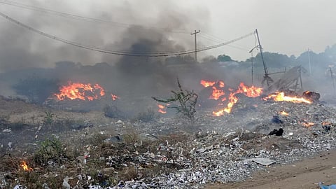 சிவகாசி அருகே பட்டாசு மூலப்பொருள் தயாரிக்கும் ஆலையில் வெடி விபத்து: 5 பேர் காயம்