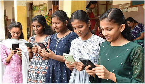 இடம்: கோவை மாநகராட்சிப் பள்ளி; படம்: ஜெ.மனோகரன்