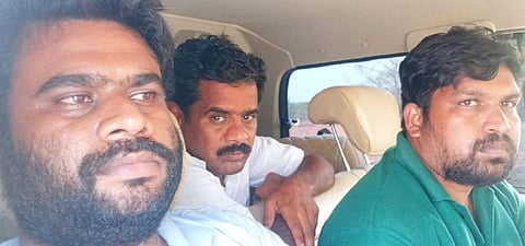 கைது செய்யப்பட்டுள்ள நித்யானந்தம், அரசு பள்ளி ஆசிரியர் கணேசன் மற்றும் விக்னேஷ்.