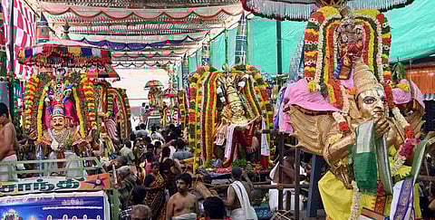 அட்சய திருதியை: கும்பகோணத்தில் 12 பெருமாள் கருட சேவை