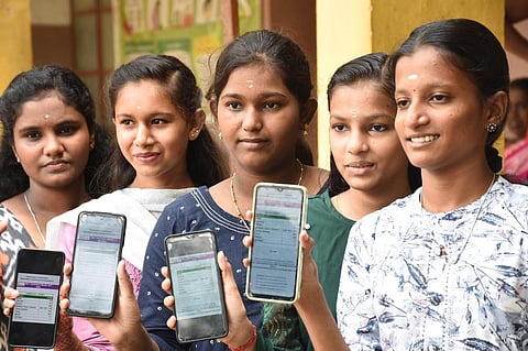 10-ம் வகுப்பு தேர்வில் 91.55% பேர் தேர்ச்சி: 4,105 பள்ளிகள் 100% தேர்ச்சி பெற்று சாதனை