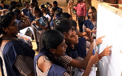 தமிழகம் முழுவதும் 8.16 லட்சம் மாணவர்கள் எழுதிய பிளஸ் 1 பொது தேர்வு முடிவு நாளை வெளியீடு