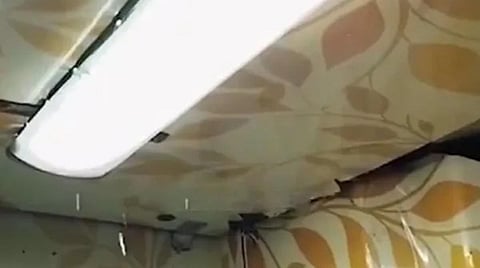 சென்னை ﻿– கோவை சதாப்தி ரயிலில் மழைநீர் ஒழுகி பயணிகள் அவதி