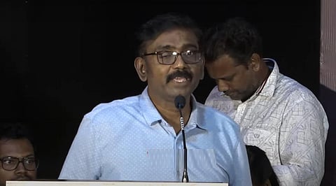 “பெயருக்குப் பின்னால் ‘சாதி’ போடாமல் இருப்பதே அரசியல்தான்!” - வசந்தபாலன் பகிர்வு