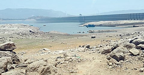 நீர் வரத்து சரிந்ததால் குட்டை போல் காட்சியளிக்கும் மேட் டூர் அணை - கோப்பு படம்