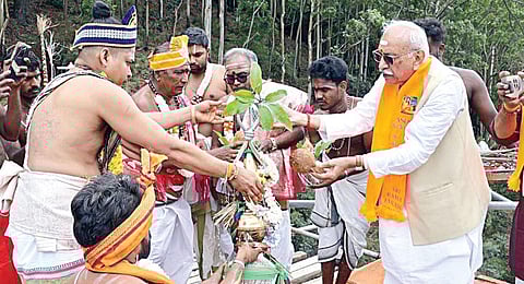 சீதை அம்மன் கோயில் கலசங்களில் சிறப்பு பூஜையுடன் நடைபெற்ற கும்பாபிஷேகம்.