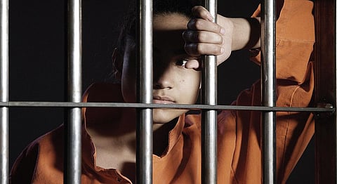 விலக மறுக்கும் திரைகள் -18: தட்டுத் தடுமாறும் விழுமியங்கள்