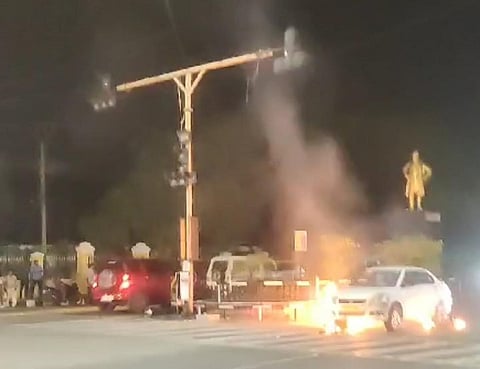 மக்கள் குடியிருப்பு அதிகமுள்ள புதுச்சேரி ஈசிஆரில் சிவாஜி சிலை அருகே நடந்த அபாயகர படப்பிடிப்பு.