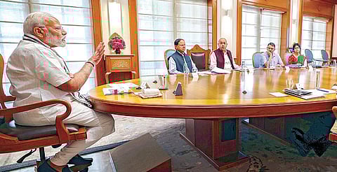 வெப்ப அலை, ரீமல் புயல் பாதிப்பு தொடர்பாக அதிகாரிகளுடன் பிரதமர் மோடி ஆலோசனை